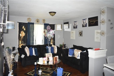 This spacious 4-bedroom home. Large front porch. You also have a - photo 6