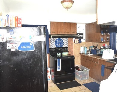 This spacious 4-bedroom home. Large front porch. You also have a - photo 10
