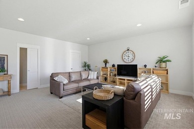 Best Value in coveted Spurwing Heights! This exquisite home - photo 30