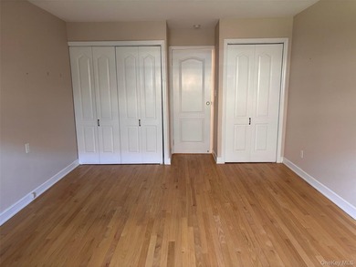 Spectacular ground level one bedroom. Meticulously maintained - photo 10