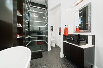 Welcome to a stunning modern estate located on the Island within - photo 31