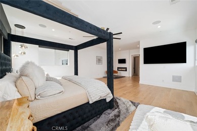 Welcome to a stunning modern estate located on the Island within - photo 40