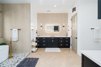 Welcome to a stunning modern estate located on the Island within - photo 47