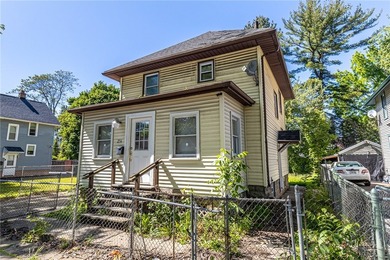 Another Rockin Rochester property; Welcome to 256 Avenue D! This - photo 3