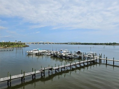 Wake up to breathtaking panoramic views from this 2BR/2.5BA - photo 11