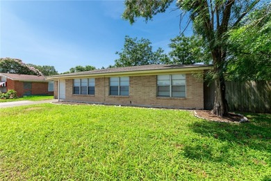 Welcome home to this charming 3-bedroom, 2-bath brick residence - photo 17