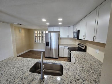 Wake up to breathtaking panoramic views from this 2BR/2.5BA - photo 21