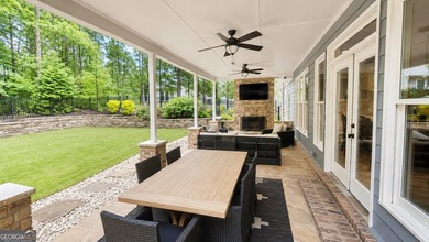 PRIVATE BACKYARD RESORT | EXTENSIVELY RENOVATED | THREE FINISHED - photo 5