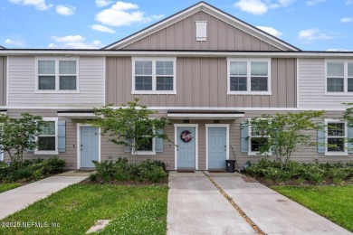 Lake Townhome/Townhouse For Sale in Jacksonville, Florida