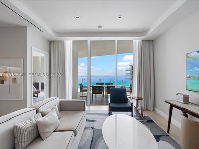 A refined coastal residence within the prestigious Four Seasons - photo 1
