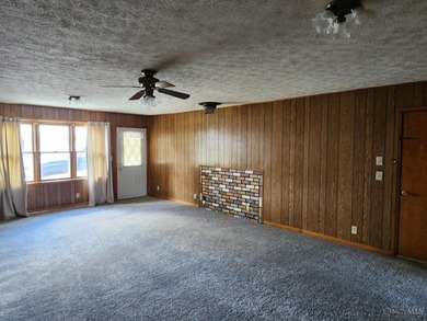 Welcome home to this charming 2 bedroom, 1 bath residence - photo 4