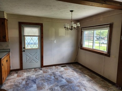 Welcome home to this charming 2 bedroom, 1 bath residence - photo 9