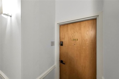 Third floor condo FULLY furnished with all new paint, light