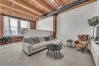 Third floor condo FULLY furnished with all new paint, light