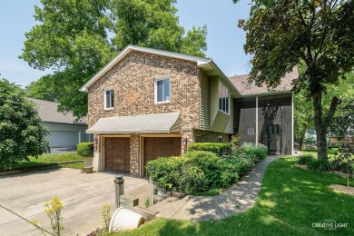 Lake Home For Sale in Lake Holiday, Illinois