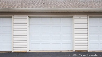 Time for a low maintenance condo, ready to move into? Here is a - photo 15