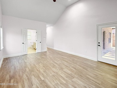 SELLERS ARE MOTIVATED so bring offers!! Tucked behind the gates - photo 16