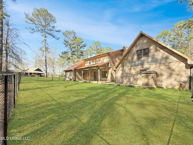 SELLERS ARE MOTIVATED so bring offers!! Tucked behind the gates - photo 36