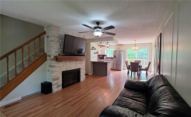 Welcome home to the perfect blend of privacy, convenience, and - photo 2