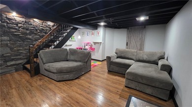 Welcome home to the perfect blend of privacy, convenience, and - photo 8