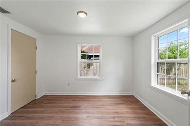 Move in ready home with lots of updates! This 3-bedroom 1 bath - photo 12