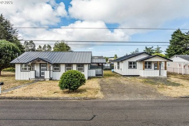 Siuslaw River Home For Sale in Florence Oregon