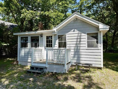 Custom-built Lake Winnipesaukee waterfront home with 275' shore - photo 11