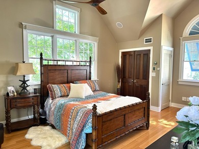 Charming Single family home with multiple guest cottages in - photo 12