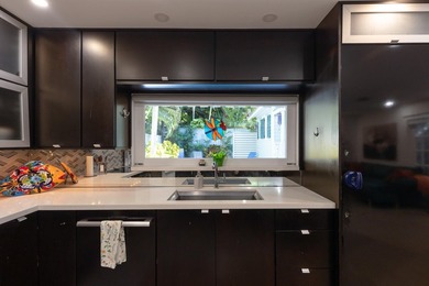 Charming Single family home with multiple guest cottages in - photo 19