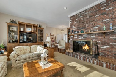 Custom-built Lake Winnipesaukee waterfront home with 275' shore - photo 19