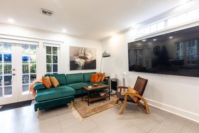 Charming Single family home with multiple guest cottages in - photo 20
