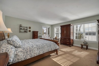 Custom-built Lake Winnipesaukee waterfront home with 275' shore - photo 28