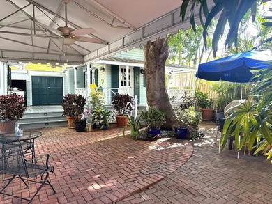 Charming Single family home with multiple guest cottages in - photo 32