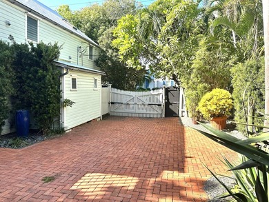 Charming Single family home with multiple guest cottages in - photo 36