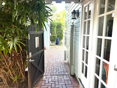 Charming Single family home with multiple guest cottages in - photo 39