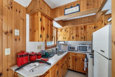 Custom-built Lake Winnipesaukee waterfront home with 275' shore - photo 39