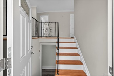 Beautifully renovated 4-bedroom Hi-Ranch offering exceptional - photo 3