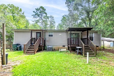 Great wooded lot with private, fenced back yard. Detached garage - photo 5