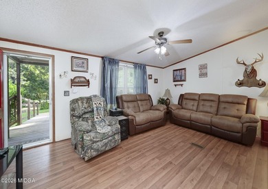Great wooded lot with private, fenced back yard. Detached garage - photo 10