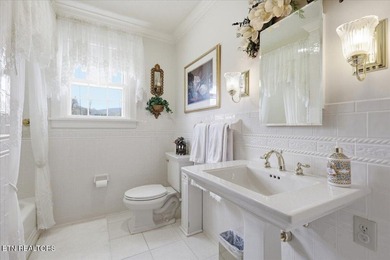 Step into a piece of Clinton's history at 607 S. Charles G - photo 32