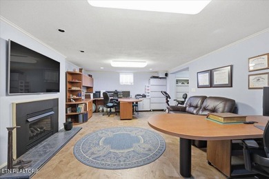 Step into a piece of Clinton's history at 607 S. Charles G - photo 35