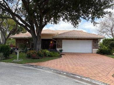 Lake Home For Sale in Boynton Beach, Florida