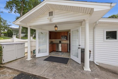 Step into a piece of Clinton's history at 607 S. Charles G - photo 43