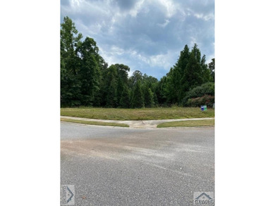 Rare find in Oconee's premier swim/tennis community Meridian - photo 1