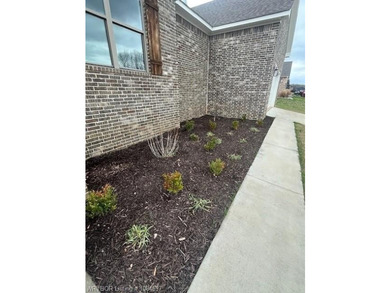 Price Reduced! Beautiful, newly constructed ranch style home - photo 6