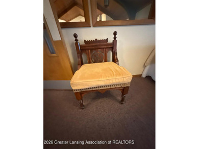 Beautifully maintained church sitting on 6 lots. Easy in and out - photo 8