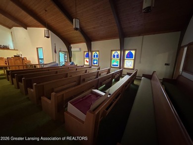 Beautifully maintained church sitting on 6 lots. Easy in and out - photo 10