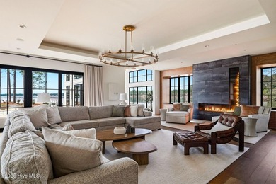 Just minutes from Pinehurst's world-renowned golf, dining, and - photo 7