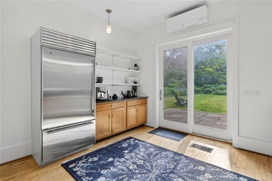 Welcome to your dream retreat, a captivating 3-bedroom - photo 19