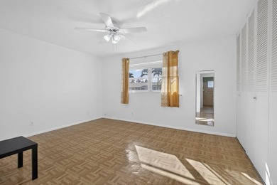 Welcome home to this inviting residence featuring tile floors & - photo 20